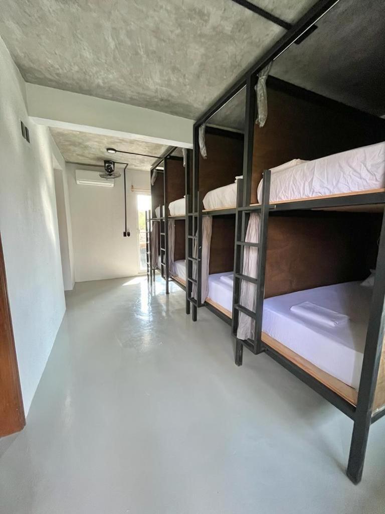 Straw Hat Surf Hostel & Bar Brisas de Zicatela 外观 照片